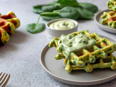 Waffles de espinaca: con 4 ingredientes y muy fácil, una receta tentadora, ideal para tu desayuno o almuerzo