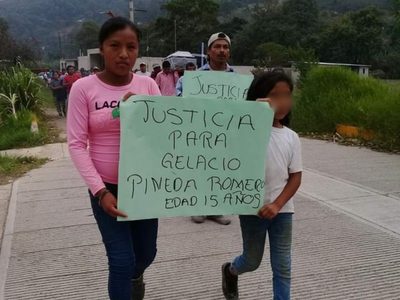 Detienen a dos policías por el homicidio de un menor de 15 años que defendió a su padre