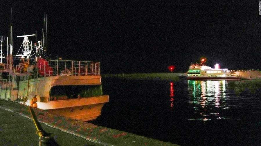 Un barco turístico se hundió con 26 personas a bordo