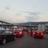 Bloquean la autopista y carretera México-Cuernavaca en pleno “puente”; se desata caos vial