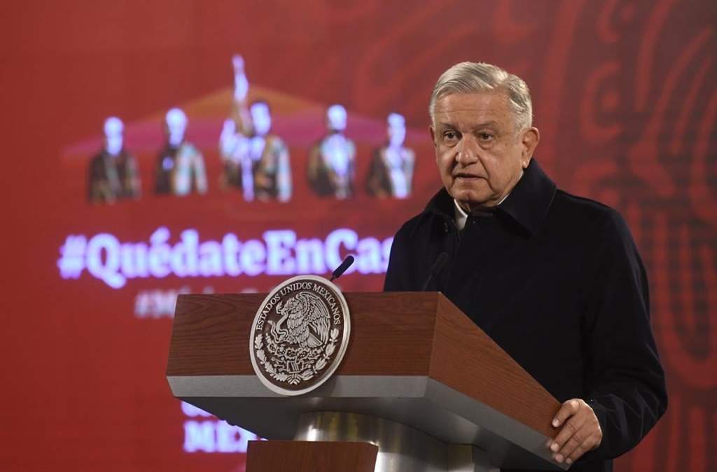El mandatario dijo que él se cuida y le tocaría vacunarse en marzo
