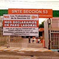 Maestros de la Sección 53 paran labores en Sinaloa