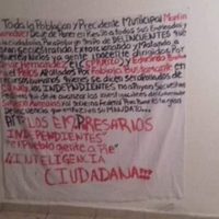 Con mantas, acusan al alcalde de Zamora de apoyar al CJNG