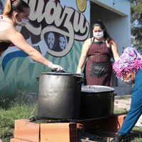Hambre: denuncian que “se triplicó la cantidad de gente en los comedores”