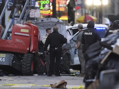 Muere en tiroteo sospechoso de atropello masivo en Nueva Orleans
