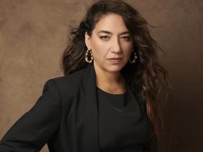 Lorena Vega, la psicóloga de "Envidiosa", marca tendencia con su look fuera de la pantalla