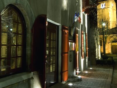 Sobre llovido, mojado: millonario robo de vinos en restaurante francés