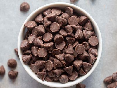 Con 3 ingredientes y sin gastar una fortuna: hacé estos chips de chocolate para saciar cualquier antojo