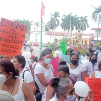 Familiares de una víctima de feminicidio y otra joven desaparecida, en Chiapas, exigen justicia