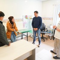 Koopmann entregó aportes para obras en el centro de salud de Villa Traful