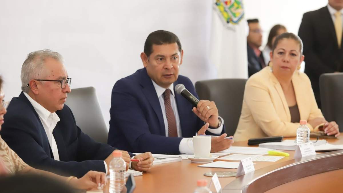 El gobernador de Puebla, Alejandro Armenta