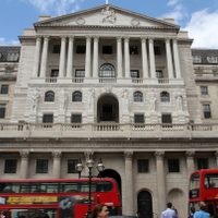 Pese a riesgos por Brexit, Inglaterra mantiene tasa de interés en 0.5%