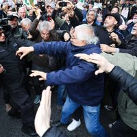 La oposición rechazó la represión contra jubilados que protestaban contra el veto de Milei