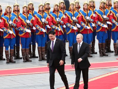 Mongolia ignora orden internacional de arresto contra Putin y lo recibe con alfombra roja