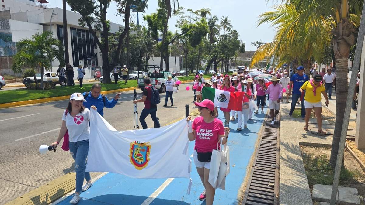 Marea rosa en Chilpancingo. Poca convocatoria