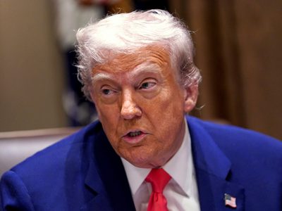 Trump está "en plena forma" para ser comandante en jefe, dice su médico tras examen físico