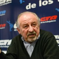 El oficialismo rechaza la propuesta de la UIA de no pagar salarios a quienes no quieran vacunarse