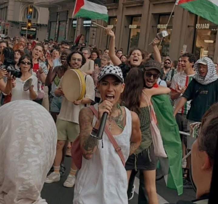 La actriz Mi Hoa Lee en una protesta pro-palestina en España