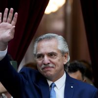 A seis días del cambio de gobierno, Alberto Fernández aceptó la renuncia de varios funcionarios
