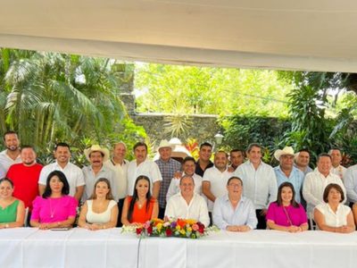 Cuauhtémoc Blanco celebra acto proselitista en la residencia oficial de gobierno Casa Morelos