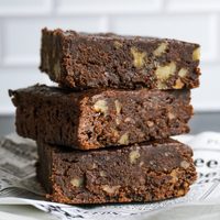Brownies sin harina ni azúcar, y con un ingrediente súper nutritivo que ni vas a imaginar que lo tiene