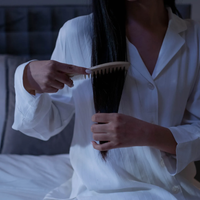 El poderoso ritual para reparar tu cabello antes de dormir y mantenerlo fuerte y hermoso