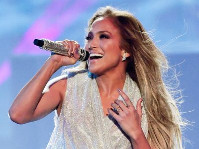 ¿Listos? Jennifer López reta a sus fans al #JLoTikTokChallenge. ¿Qué esperas?