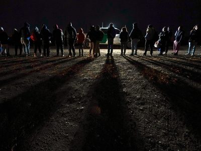 EU expulsó en cuatro días a 672 migrantes bajo el Título 42: ACNUR