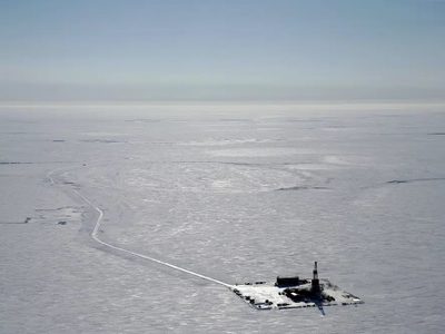 Biden aprueba proyecto petrolero en Alaska