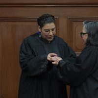 Lenia Batres asume como ministra y arremete contra la Corte