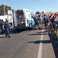 Volcadura de autobús en Curva del Diablo deja siete muertos y 25 lesionados, entre ellos menores