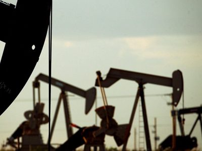 Los precios del petróleo operan con ganancias en los mercados mundiales