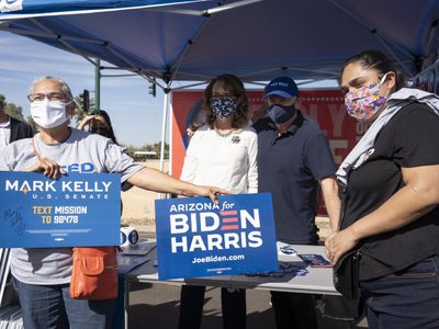 Ahora en Arizona, abogados de Trump retiran demanda para impugnar resultados electorales