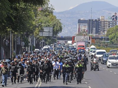 Tras aumento a tarifa, transportistas y gobierno de Sheinbaum cruzan acusaciones