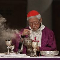 Cinco cardenales conservadores desafían al papa a ratificar la doctrina sobre homosexuales y mujeres