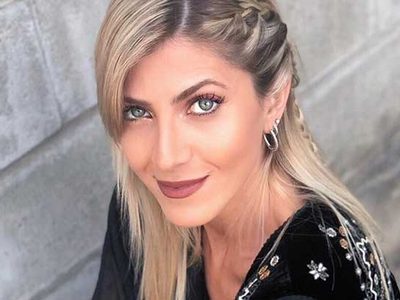 ¡Verde que te quiero verde! El vestidito de Candela Ruggeri que reveló un escotazo infinito