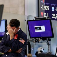 El peso, víctima de la guerra comercial EU-China; el dólar, a 19.97 en bancos