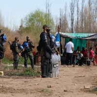 Toma en Allen: intentan destrabar el conflicto y brindar asistencia a los ocupantes
