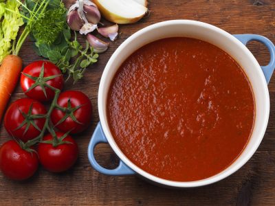 Prepará tu propio puré de tomates y no compres más: fácil, rico, saludable y podés guardarlo meses