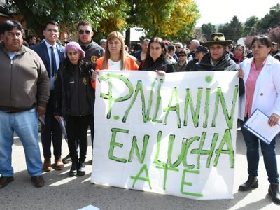 Gloria Ruiz brindó su apoyo a los trabajadores despedidos en el Parque Nacional Lanin