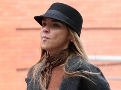 Siempre a la moda: Chenoa se lució con un look veraniego para su romántico paseo por Valldemosa