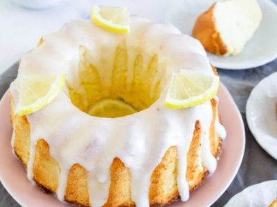 Aprovechá que los limones están baratos y hacé esta receta de budín de limón fácil y bien húmedo