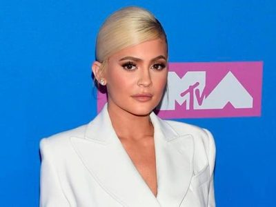 ¡RADIANTE! Kylie Jenner deslumbró en las redes con un impactante look