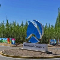 Por la crecida de los ríos Neuquén y Limay cerraron el ingreso a los paseos costeros