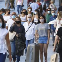 En el último día del año, los casos positivos de coronavirus descendieron levemente