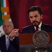 AMLO lanza convocatoria para contratar a 13 mil 765 médicos especialistas