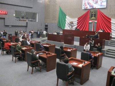 Con blindaje de policías, militares y GN, Congreso de Morelos aprueba la reforma judicial