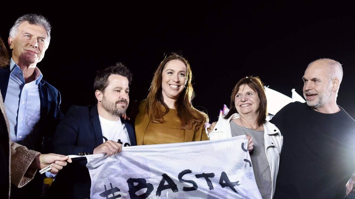 Referentes de Juntos por el Cambio durante el cierre de campaña. Fuente: (Twitter)