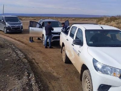 La camioneta del gobernador Rolando Figueroa chocó cuando iba a un acto oficial