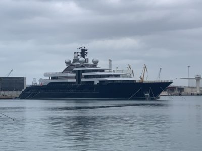 España retiene el yate del exjefe de gabinete de Putin en sanción por la invasión a Ucrania